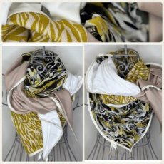 Zebra & Waves - Green & Light Cream